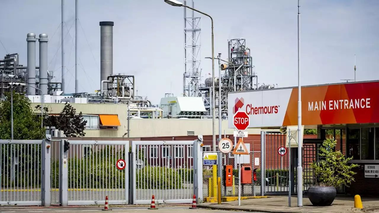 Omwonenden doen aangifte van strafbare feiten door Chemours