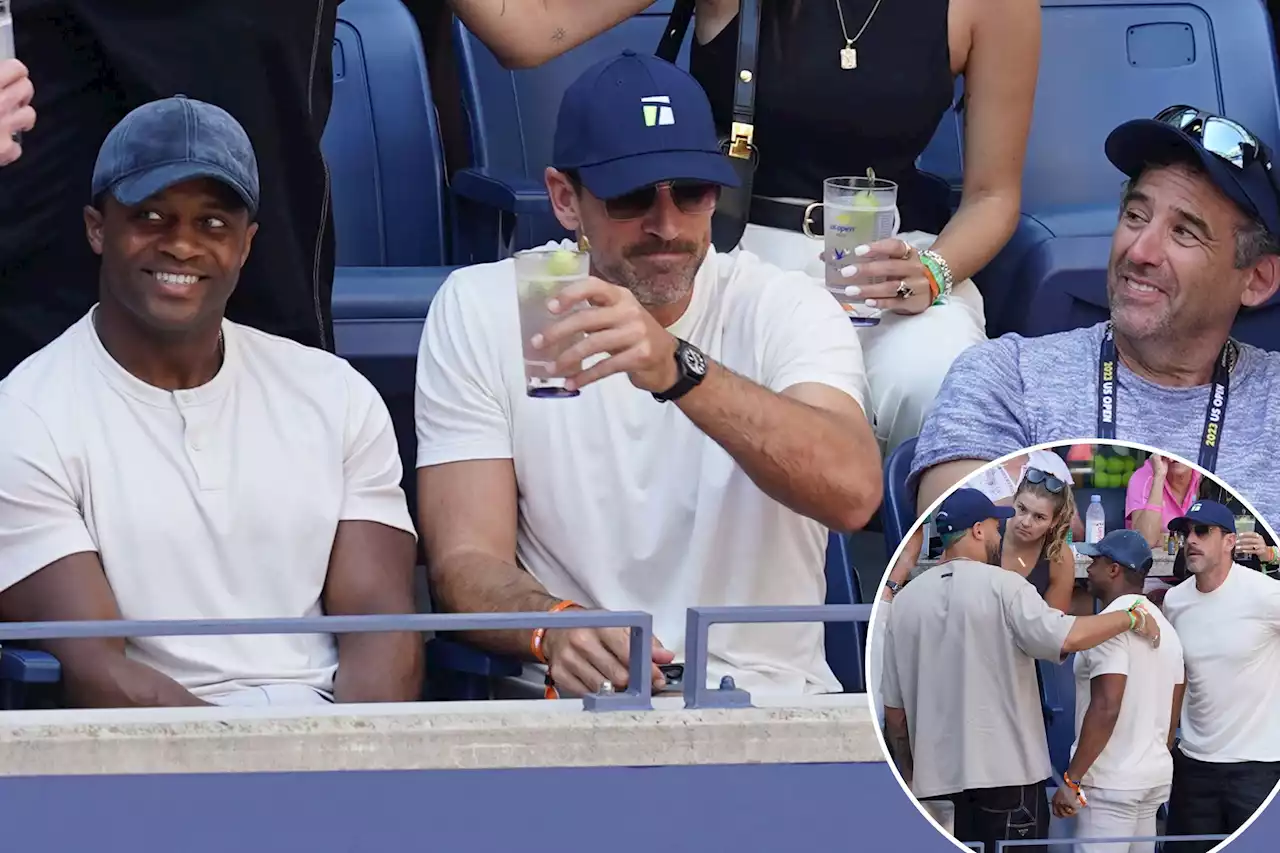 Aaron Rodgers attends US Open with Jets teammates