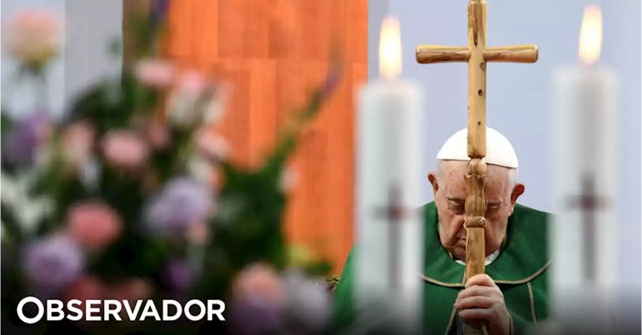 Papa termina viagem à Mongólia com abertura de centro social