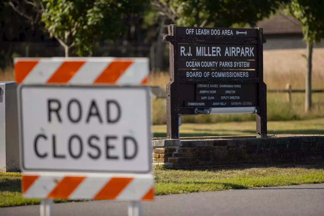 N.J. wildfire possibly sparked by plane crash grows to 600 acres