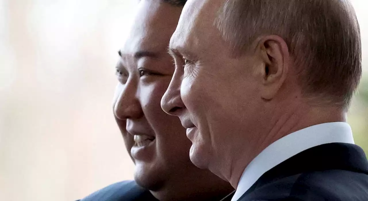 Kim Jong Un e Vladimir Putin reúnem-se com armamento na agenda