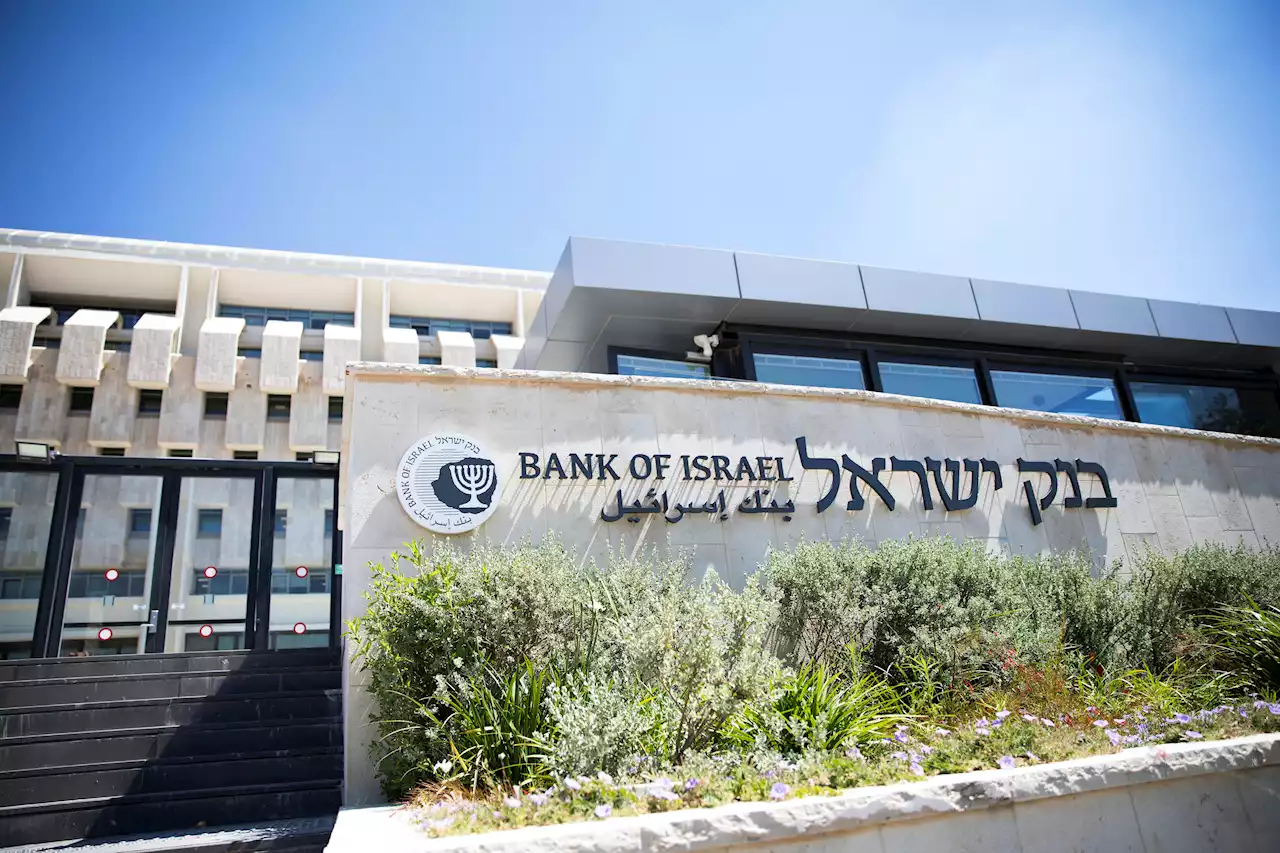 Bank of Israel holds interest rates, eyes turn to possible end of governor's tenure