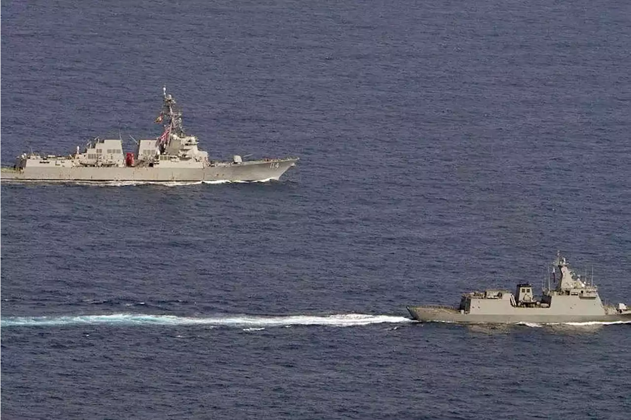 Philippine, US navies conduct joint sail in South China Sea