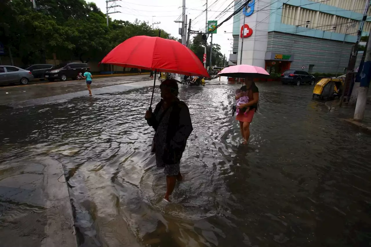 Manila suspends classes due to continuous rain