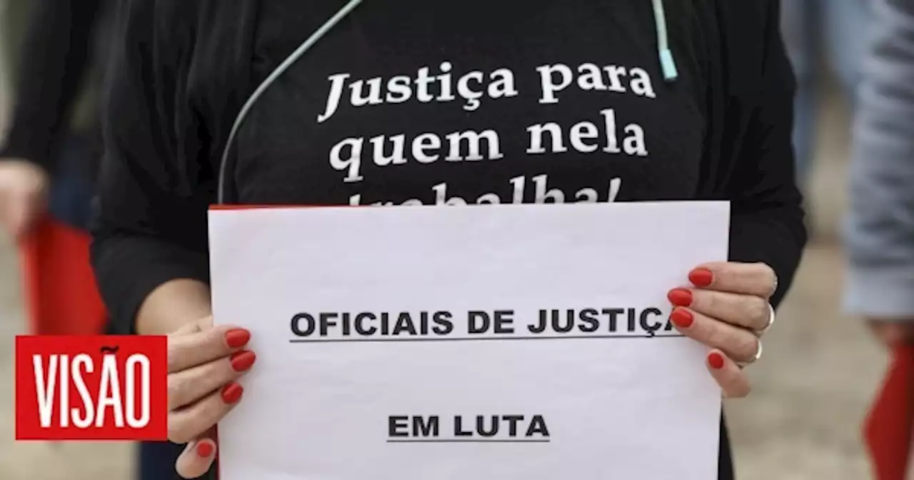 | Oficiais de justiça retomam hoje greves que se podem estender até fim do ano