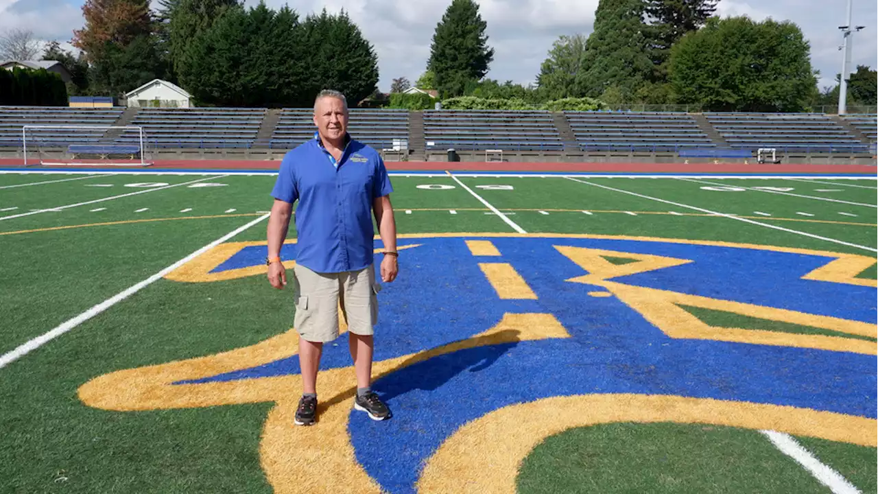 Coach Kennedy returns to the field after major Supreme Court victory