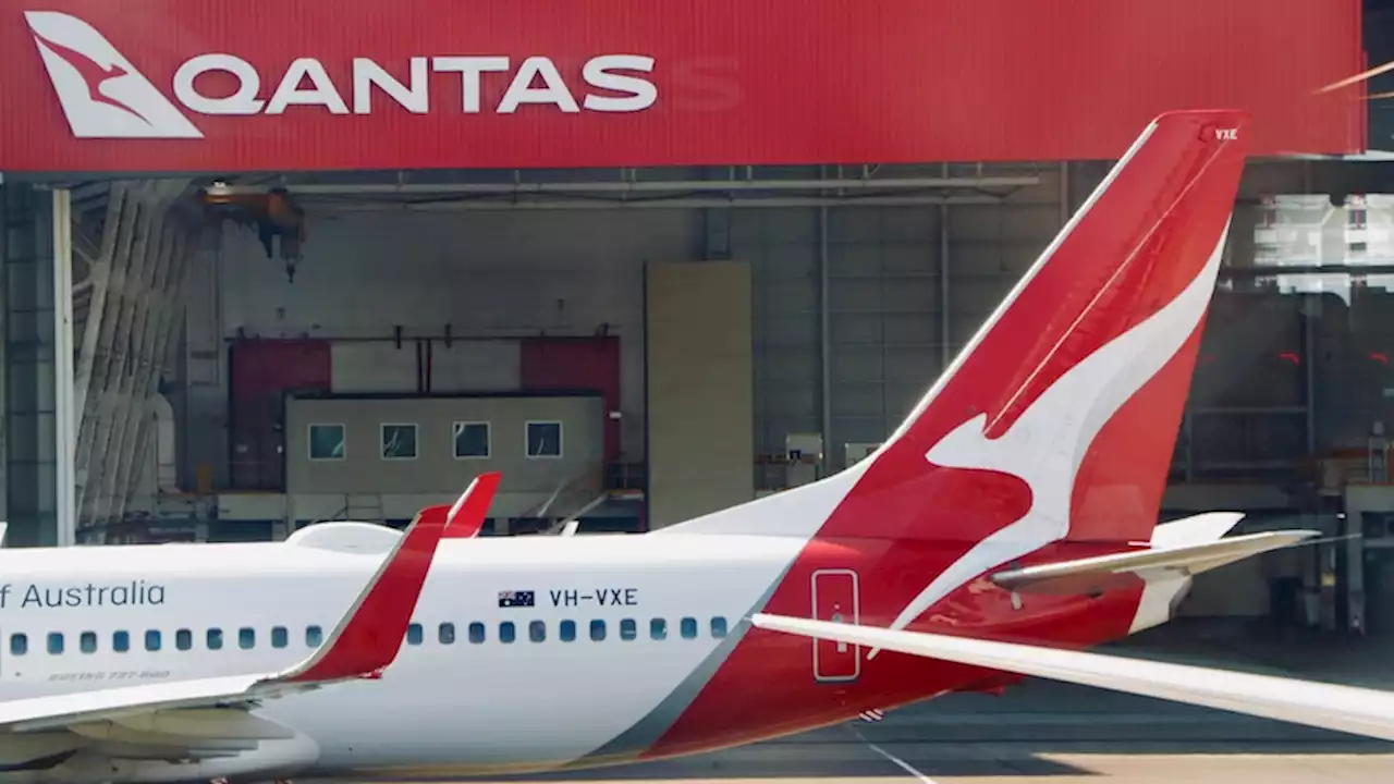 Live: Qantas boss to leave tomorrow, bringing forward retirement by two months, local markets open lower