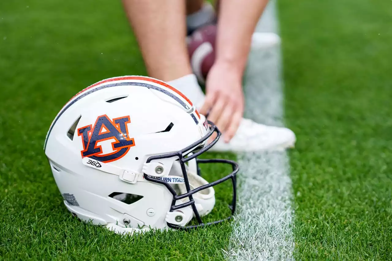 Auburn freshman DL still with program after stealing scooter, being arrested