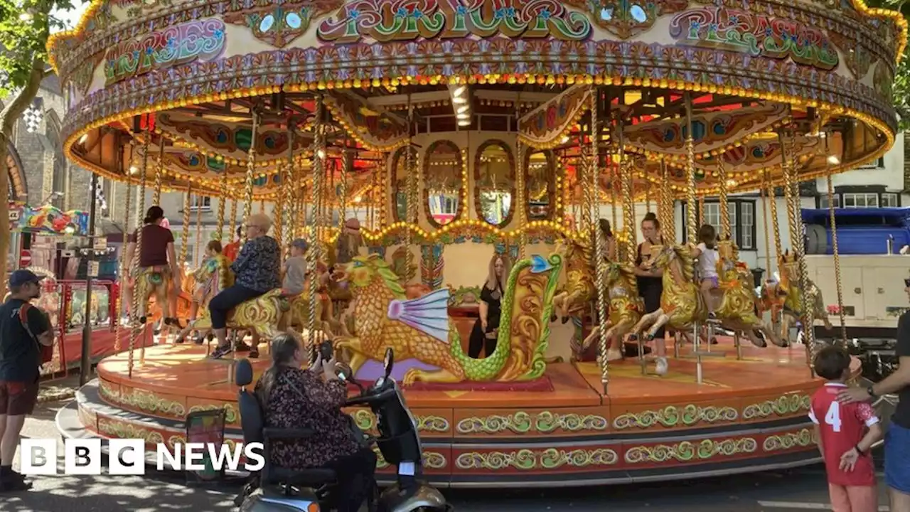 In pictures: Sunshine and smiles at Oxford's St Giles' Fair