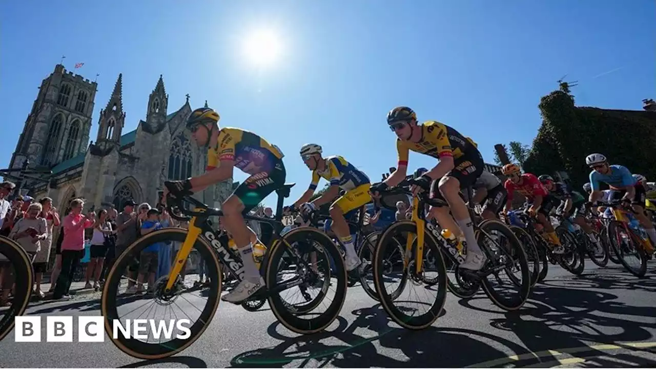 Tour of Britain races through East Yorkshire