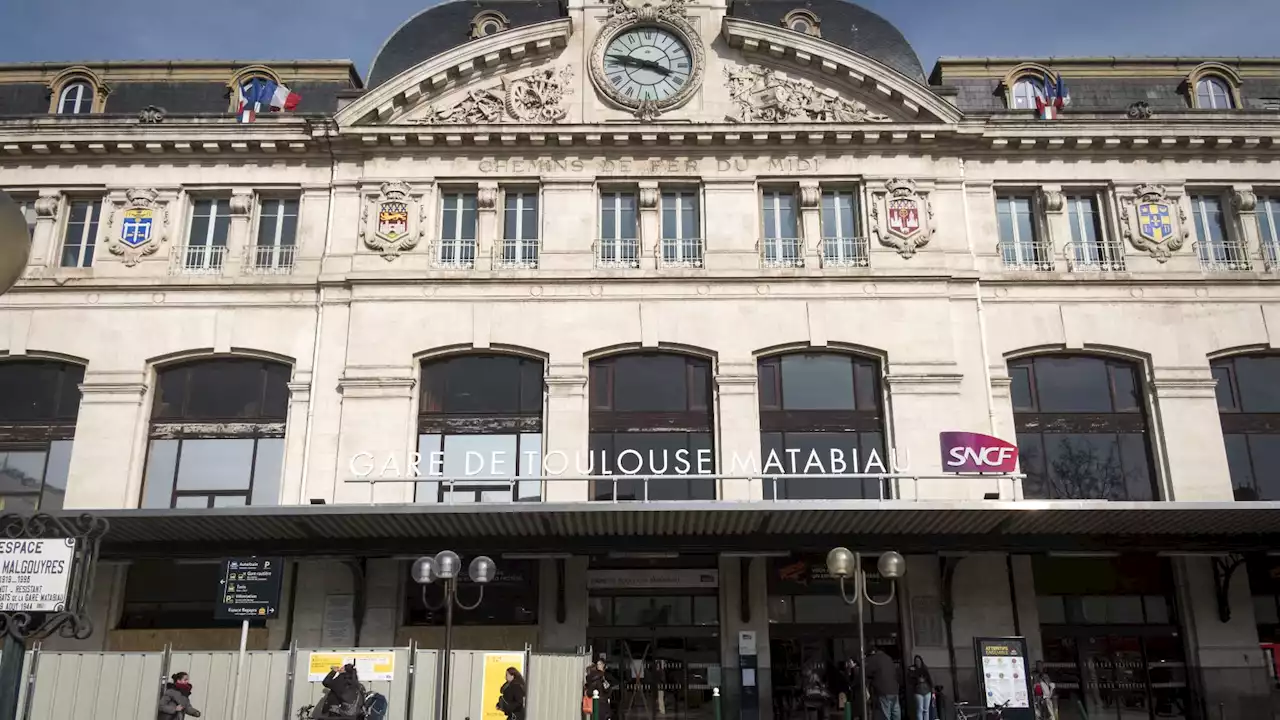 Après trois ans de travaux de rénovation, la gare de Toulouse-Matabiau inaugurée sous les huées