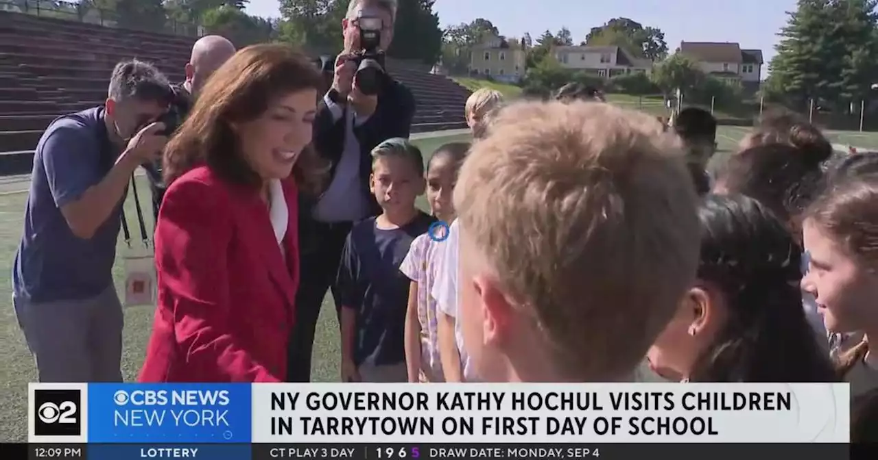 Gov. Hochul greets students on 1st day of school in Tarrytown