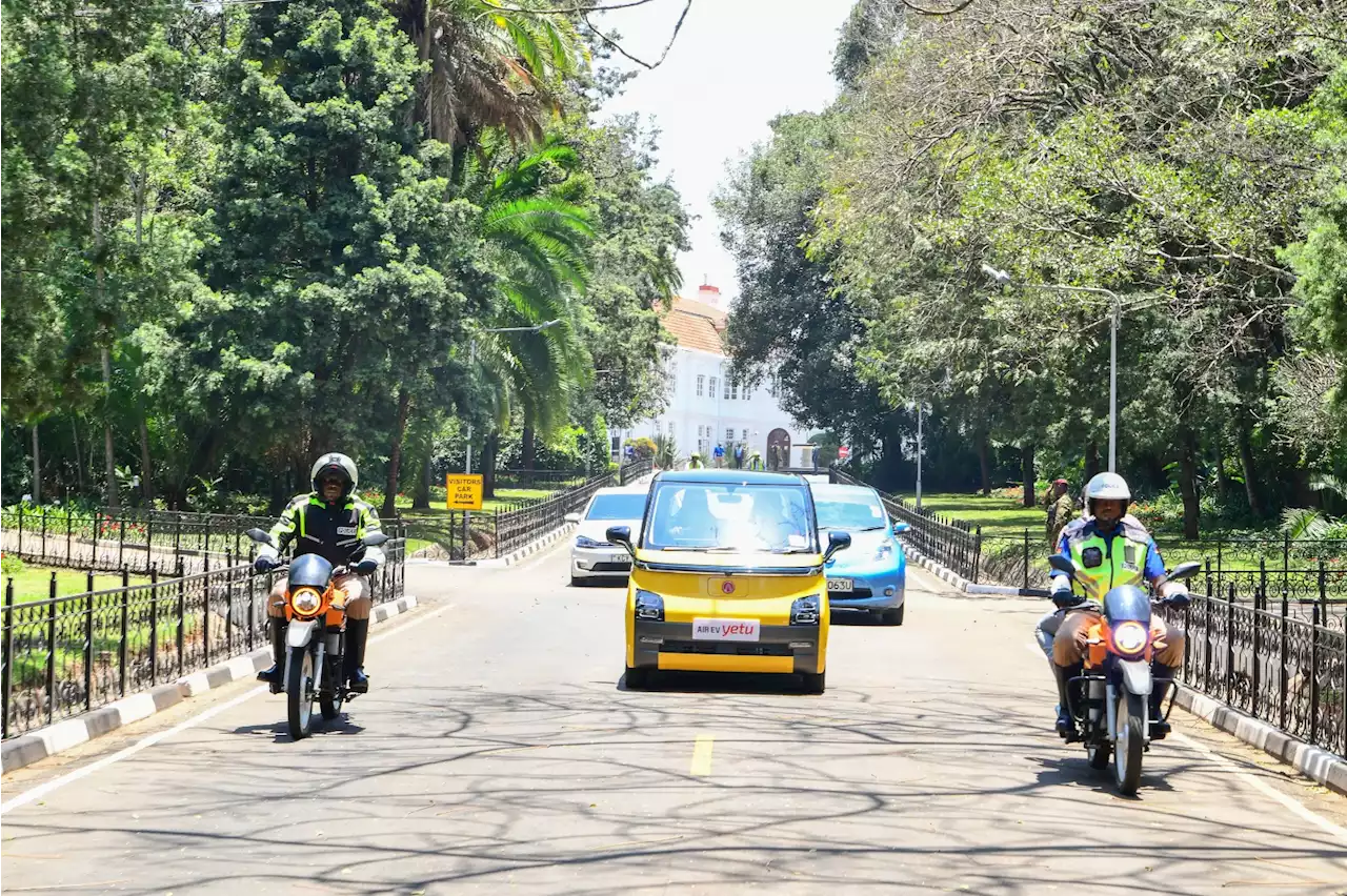 Kenya’s President Drives Himself From State House In Electric Car To Officially Open Africa Climate Summit