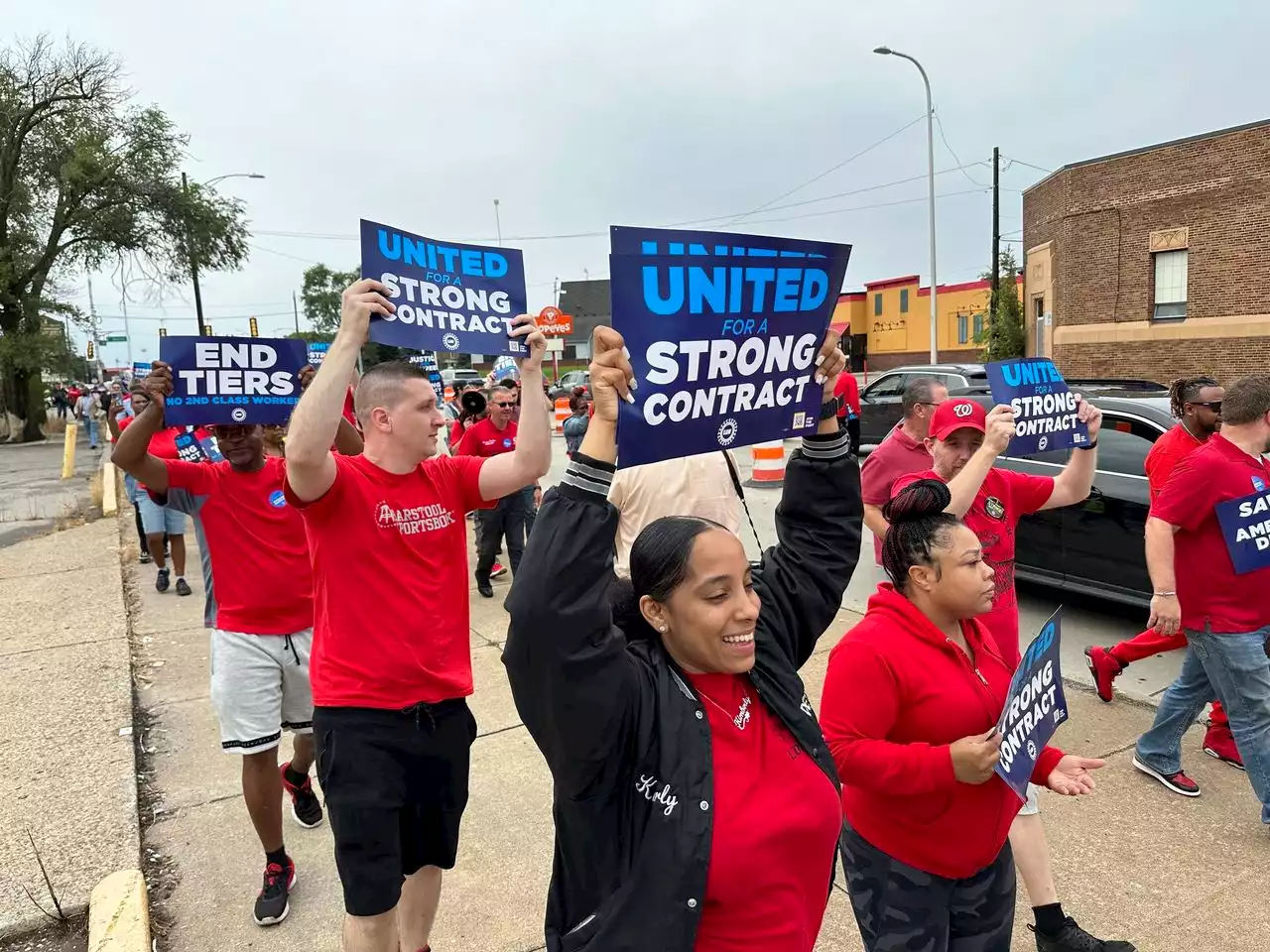 UAW’s clash with Big 3 automakers shows off a more confrontational union as strike deadline looms