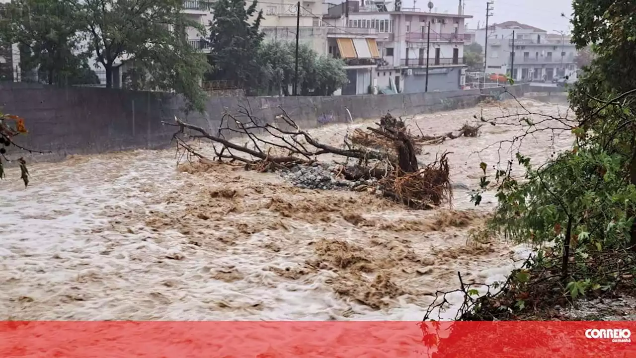 Chuvas torrenciais na Grécia provocam um morto