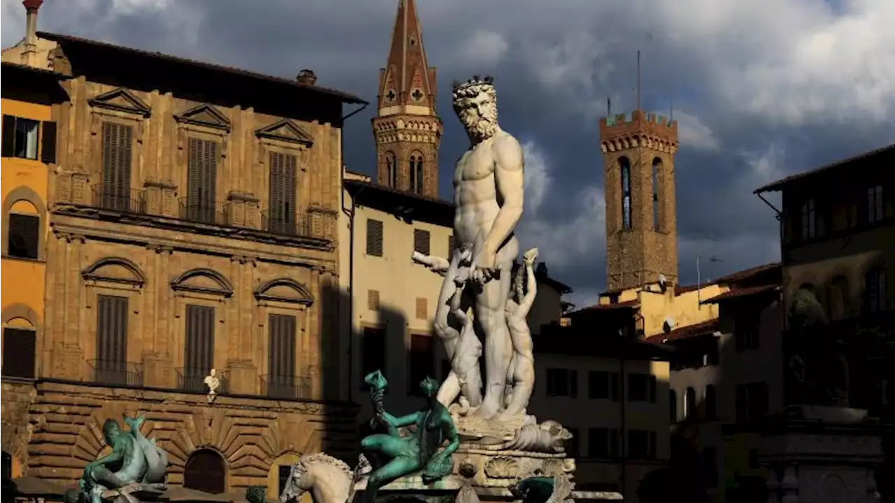 Acusan a un turista alemán de dañar una estatua del siglo XVI en Florencia