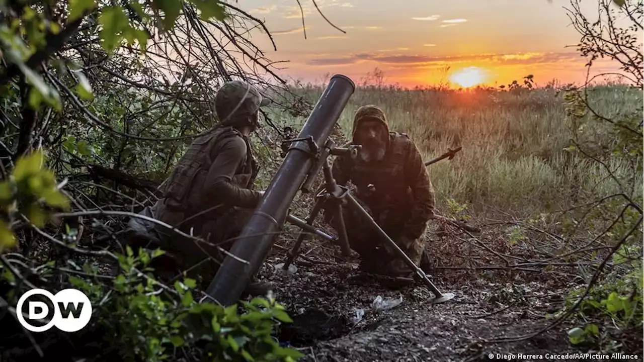 Зеленский посетил военных на бахмутском направлении – DW