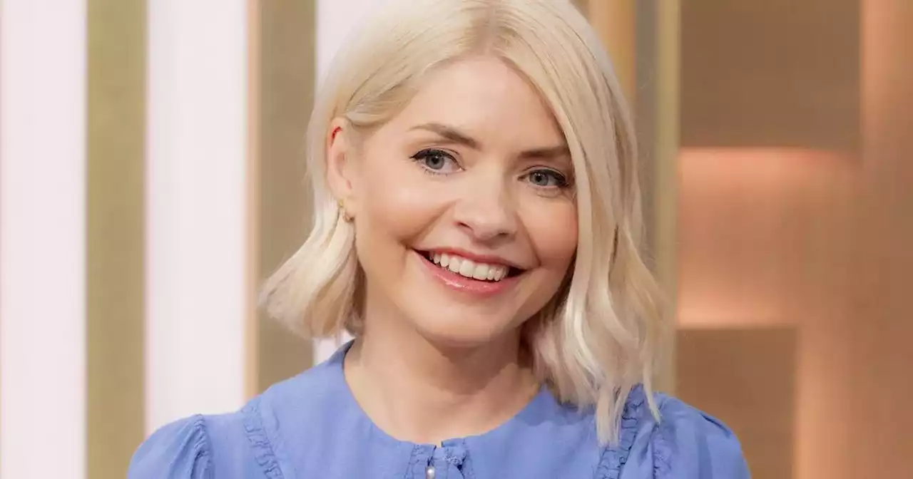 Holly Willoughby stuns in 'elegant' & Other Stories denim dress