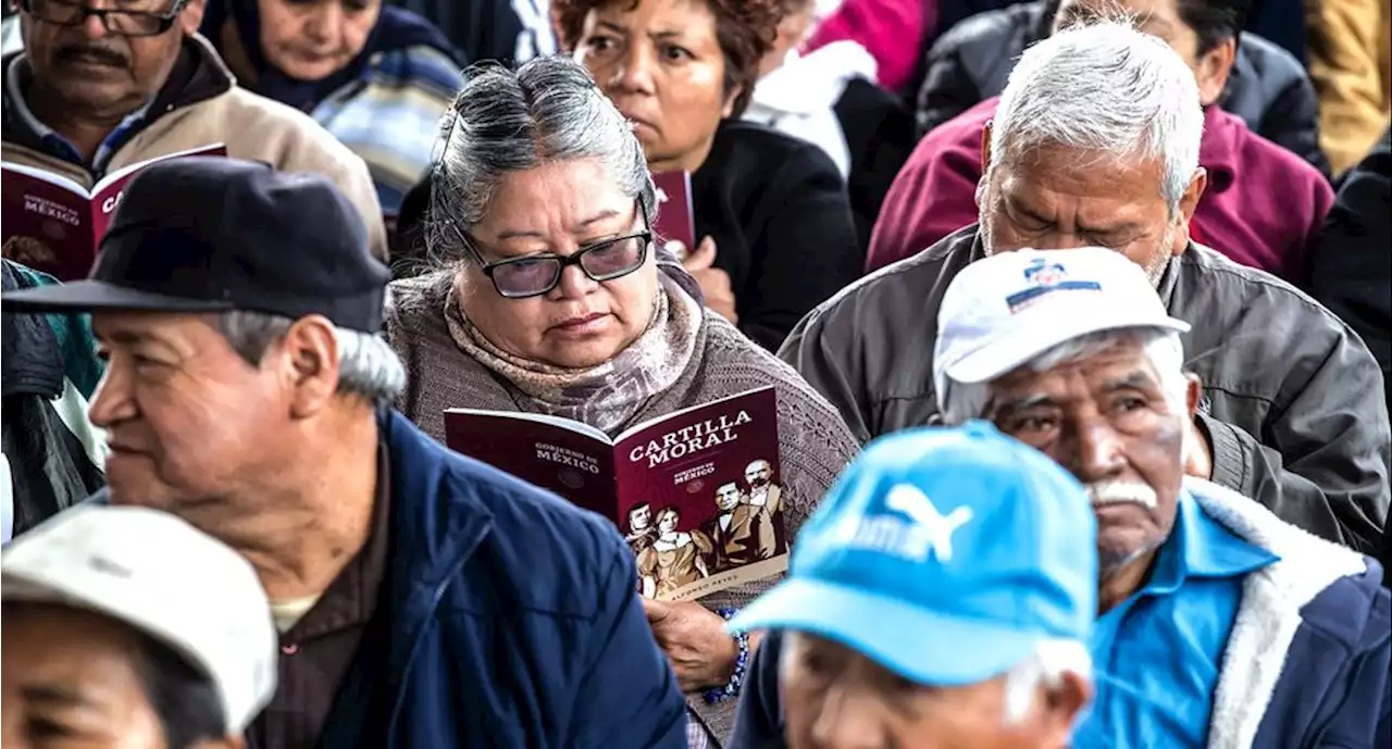 AMLO anuncia aumento a pensión para adultos mayores en 2024