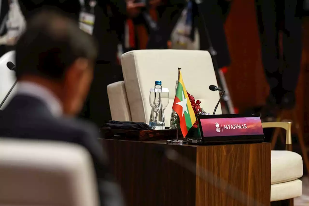 Asean leaders urge Myanmar junta to stop attacking civilians