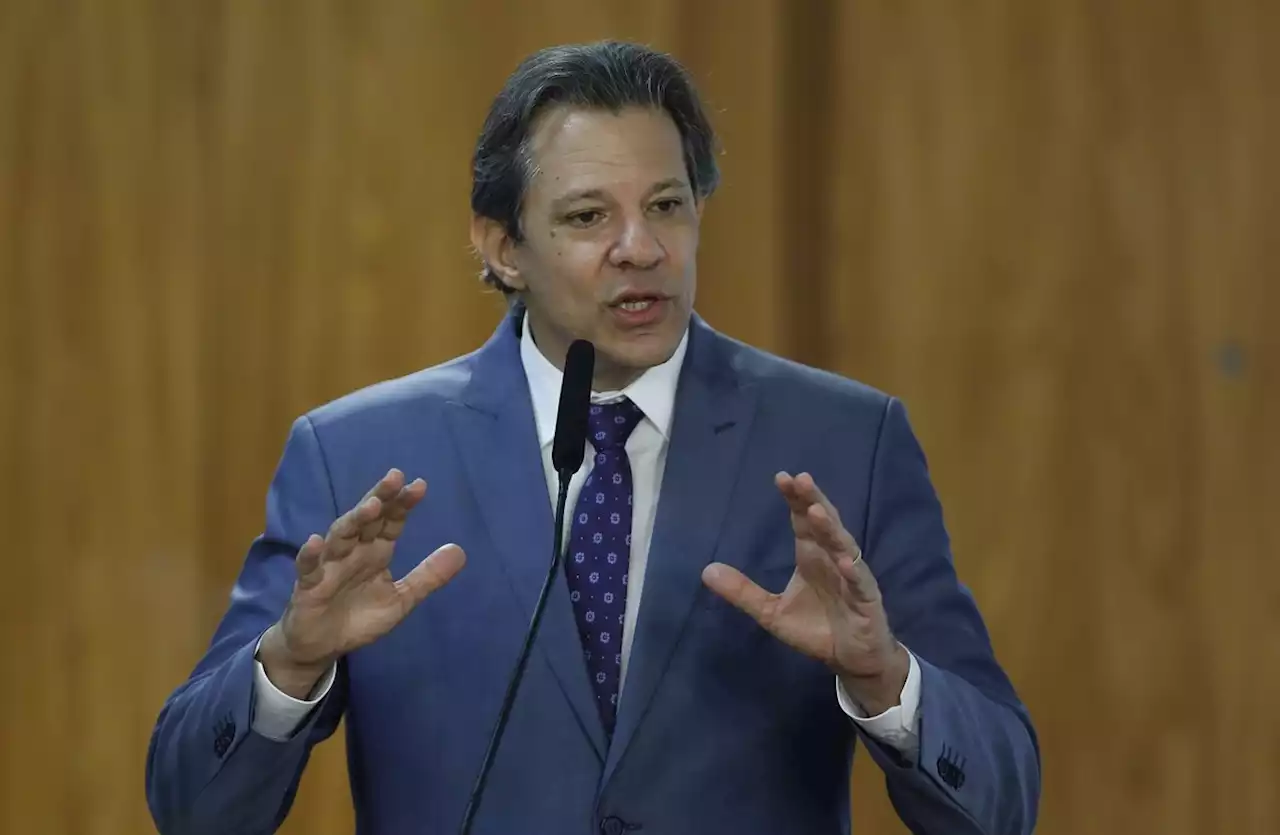 Haddad defende acabar com supersalários, mas evita falar em reforma administrativa ampla