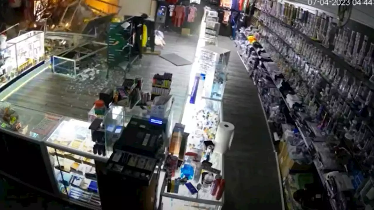 Video: Teens smash into San Jose smoke shops with stolen cars