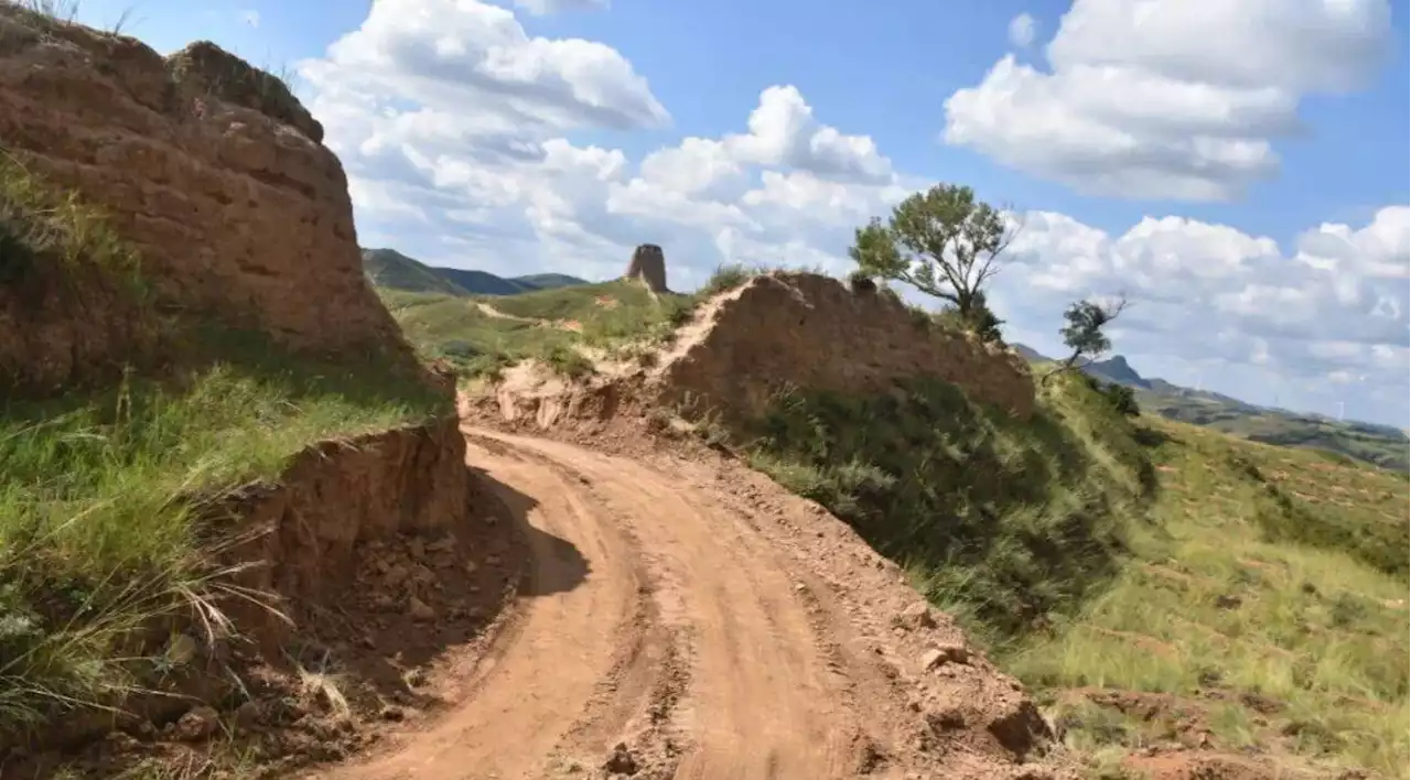 Operai rovinano la Grande Muraglia 'per aprirsi una scorciatoia verso il cantiere'