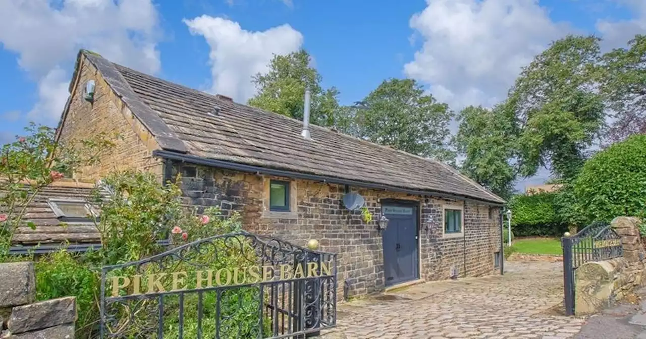 Beautiful barn conversion with heated pool in Greater Manchester countryside