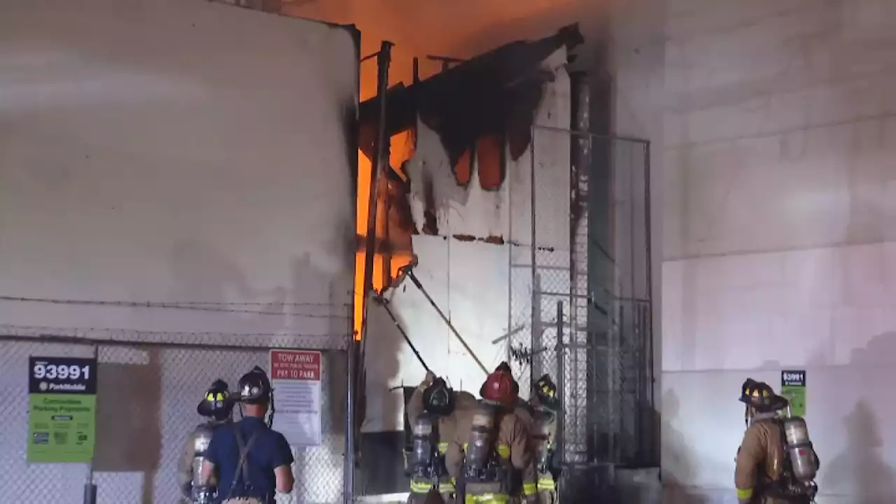 Fire at commercial building in East Village scares apartment complex residents next door