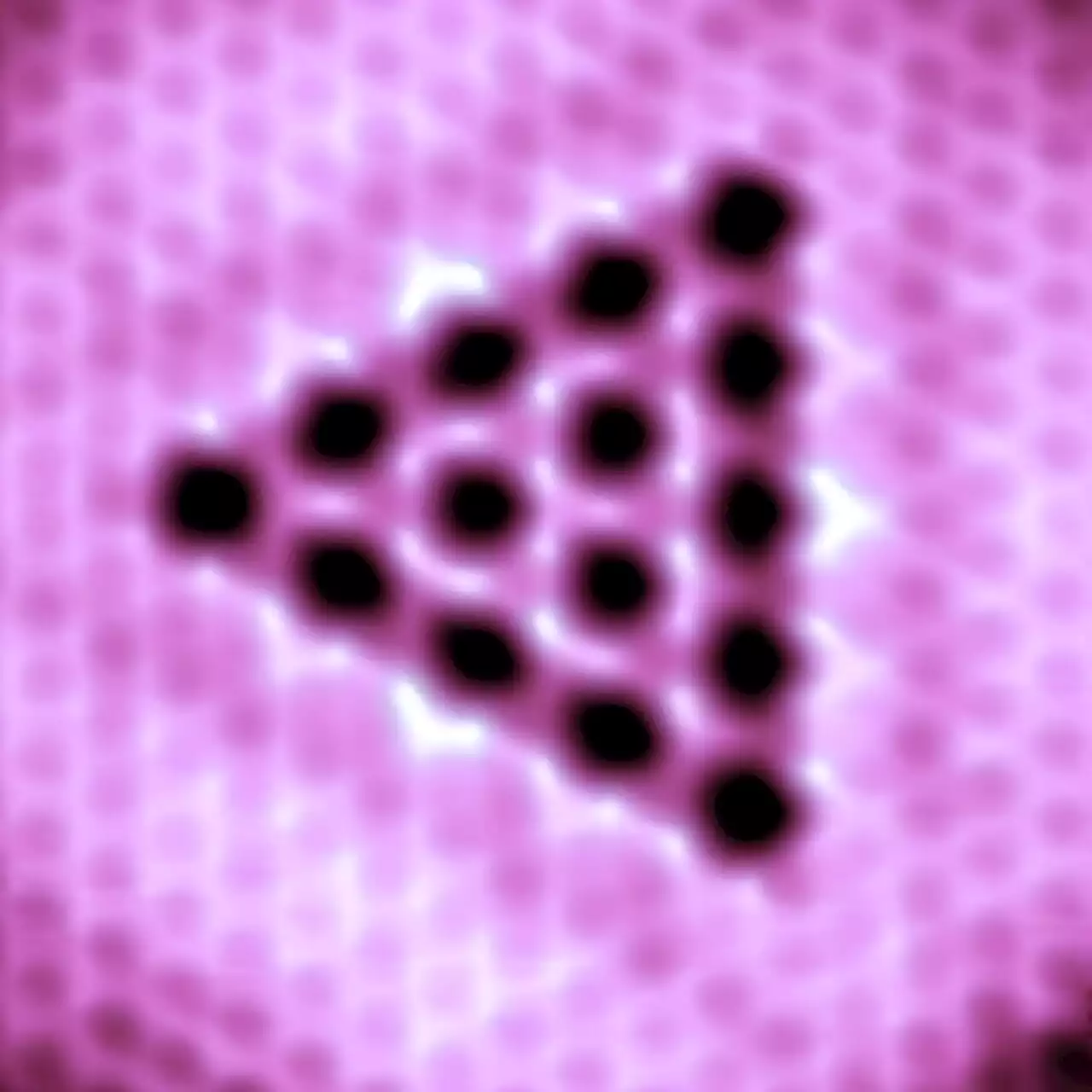 Fabricating atomically-precise quantum antidots via vacancy self-assembly