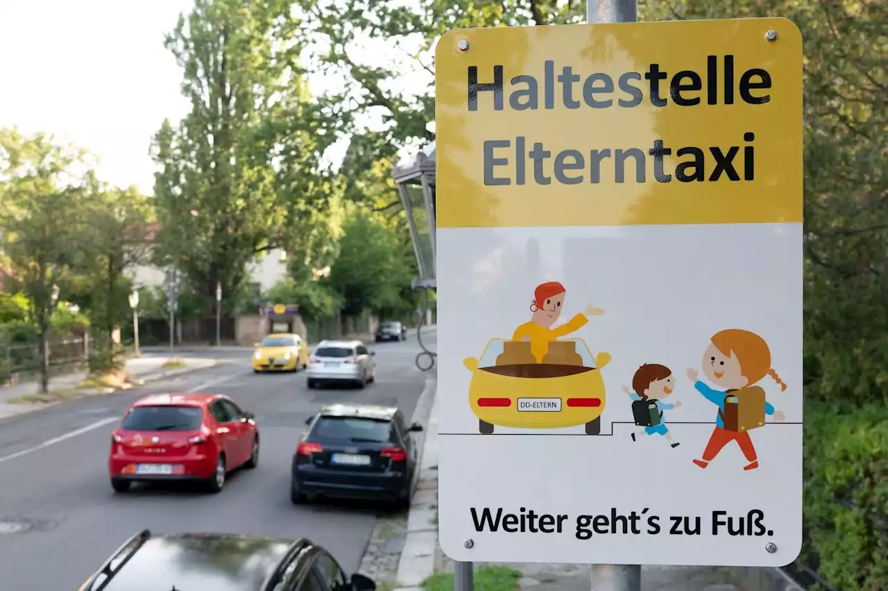 Verbände: Elterntaxis zum Schulstart stehen lassen