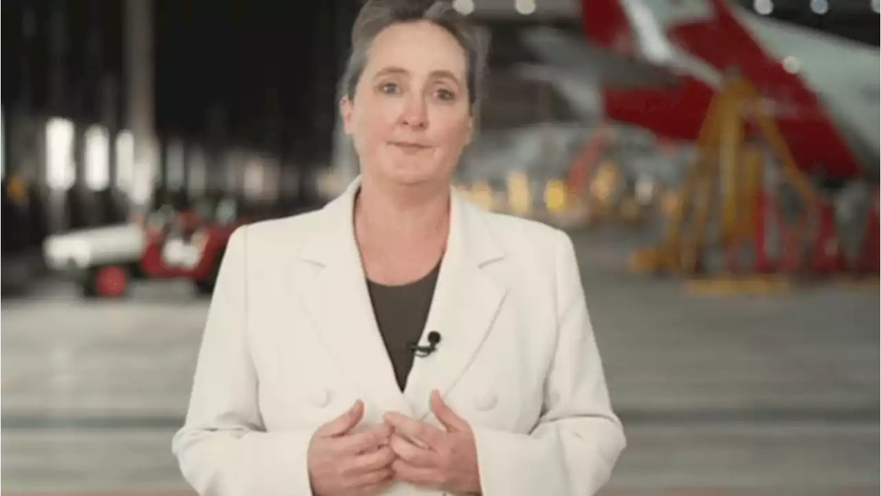 Incoming Qantas CEO's message to customers as Joyce announces early exit