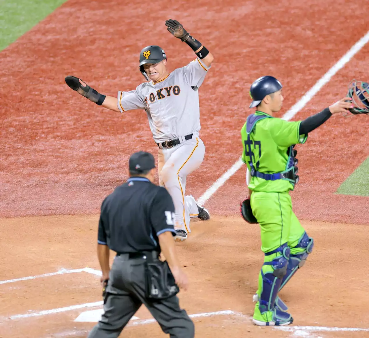 【巨人】重信執念二ゴロで泥臭く逆転勝ち この野球こそキャンプから求め続けてきた形 : スポーツ報知