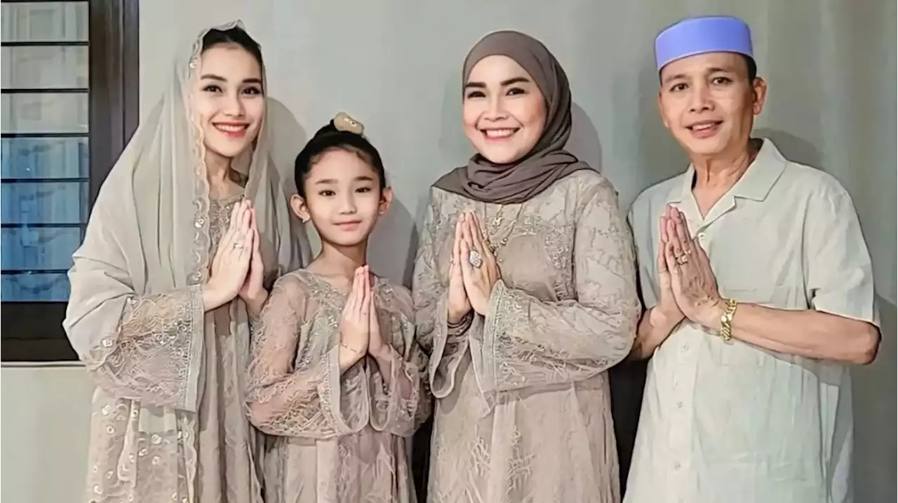 Ayah Ojak dan Umi Kalsum Dihujat saat Umrah, Ayu Ting Ting Sedih: Benci Saya Silakan, Jangan Orangtua dan Anak