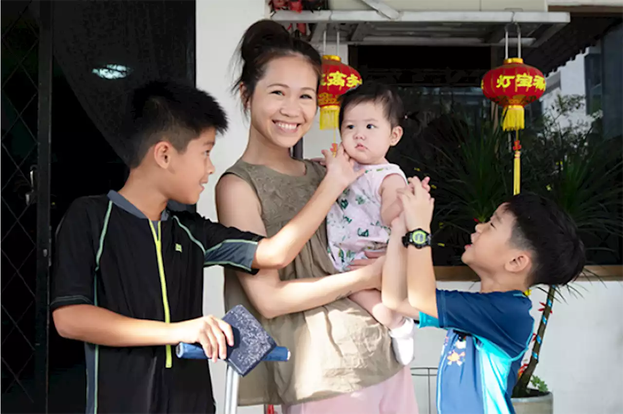 Single mum raises three children from three fathers, says they are her 'biggest blessings'