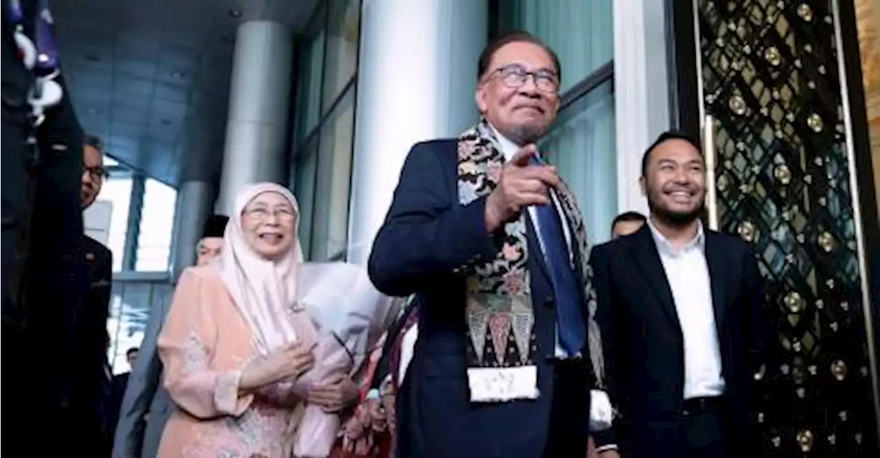 Anwar: Malaysia-Indonesia ties encompass arts, culture