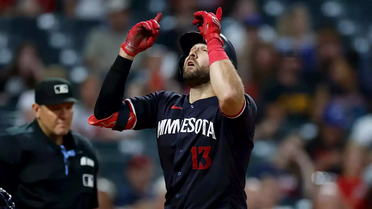 Joey Gallo sends 59 mph pitch 458 feet