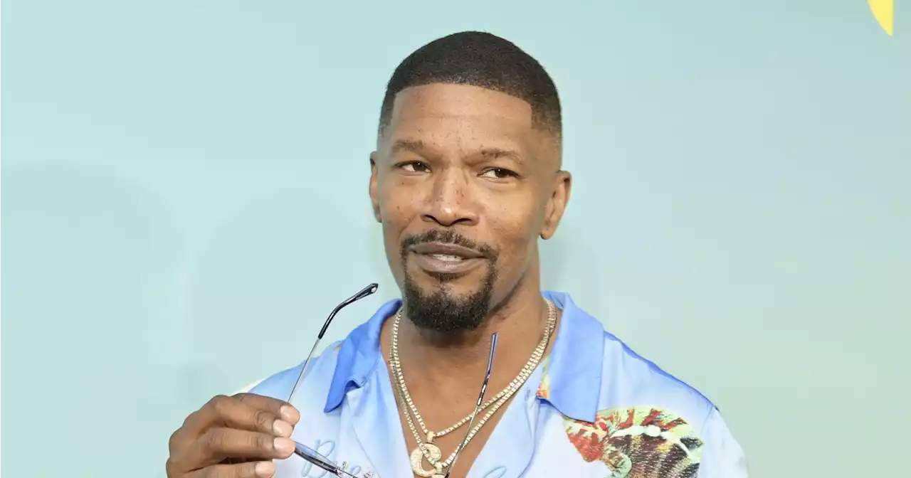 Jamie Foxx Relaxes on Mexican Vacation With Girlfriend Alyce Huckstepp