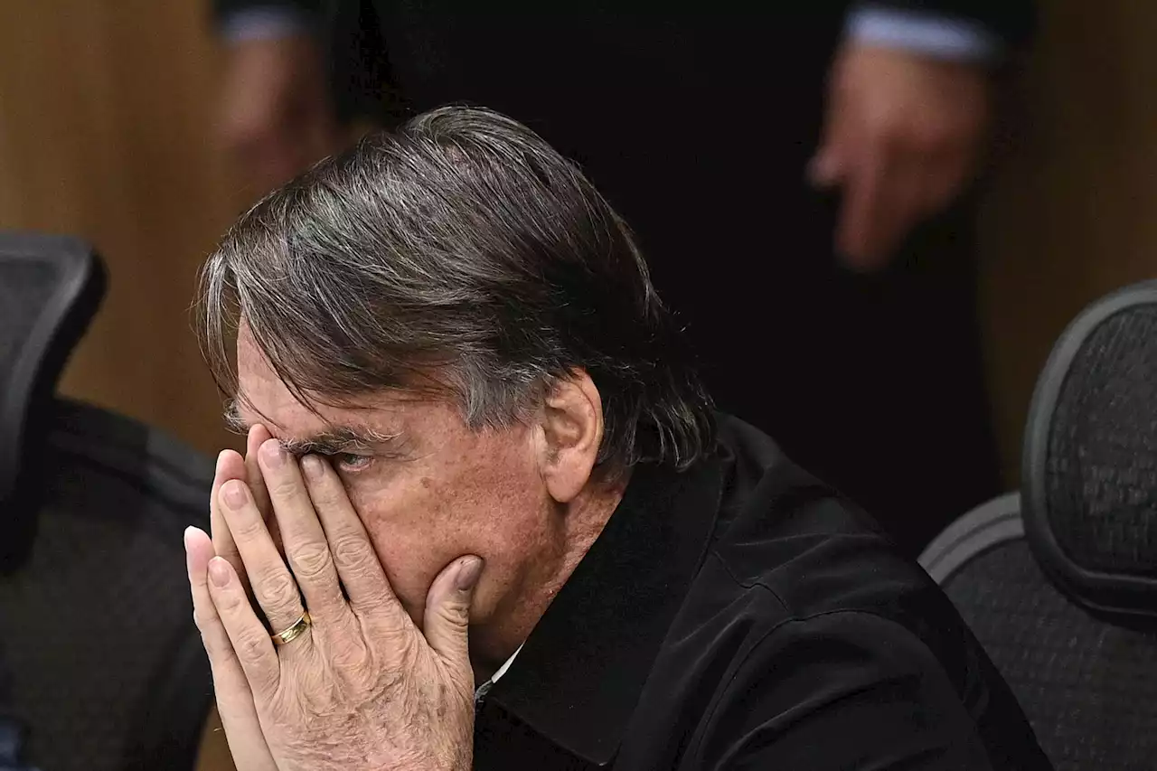 Fiscalía de Brasil pide que Bolsonaro devuelva todos los regalos recibidos en su gestión