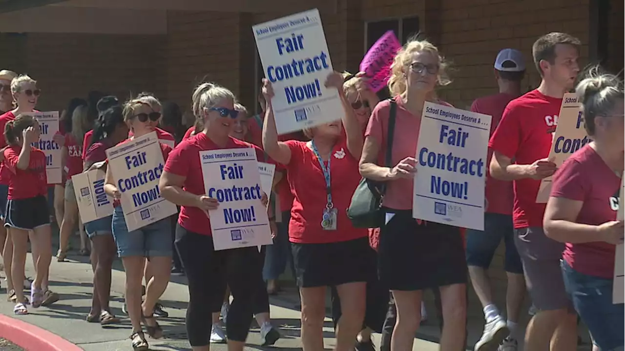 Washington teacher strikes could continue into 2nd week amid ongoing negotiations