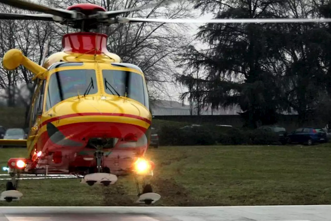 Elicottero precipitato in Valtellina, salvi i tre a bordo