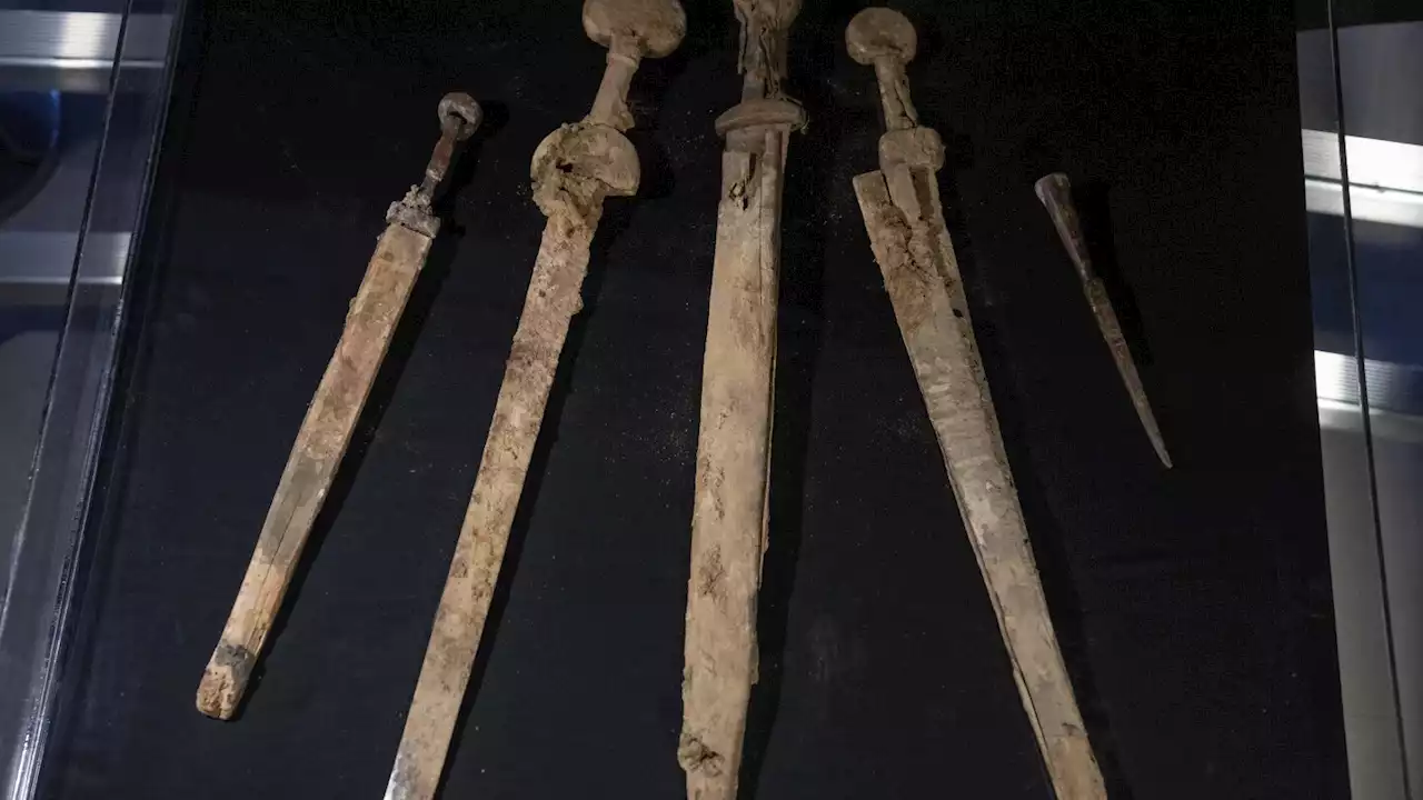 4 exceptionally preserved Roman swords discovered in a Dead Sea cave in Israel