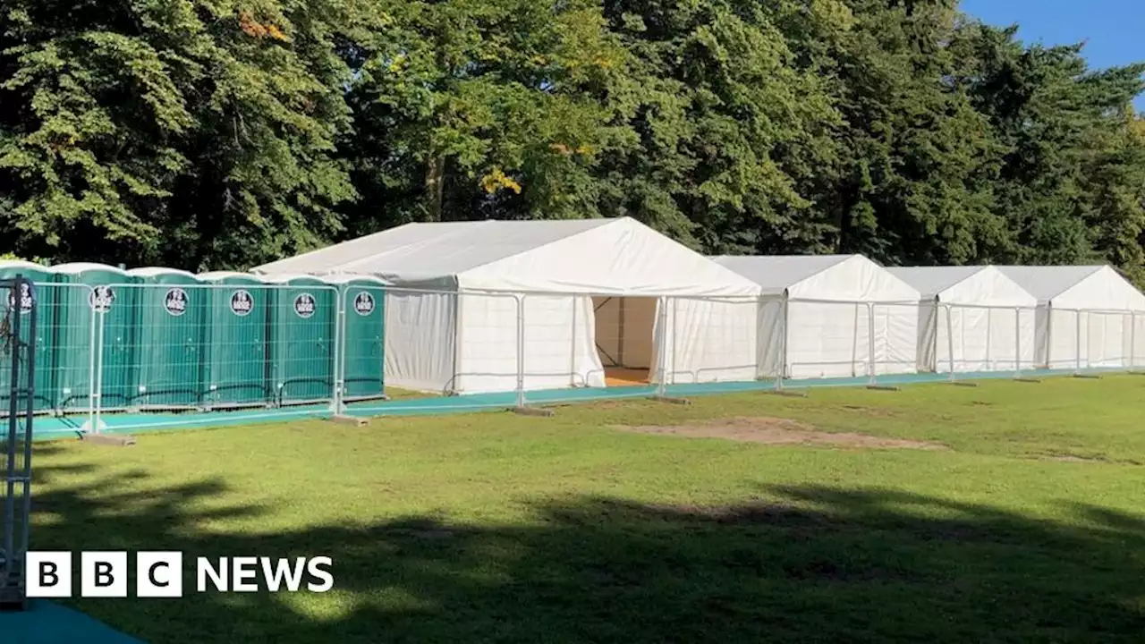 School concrete crisis: Ascot school reopens with marquees