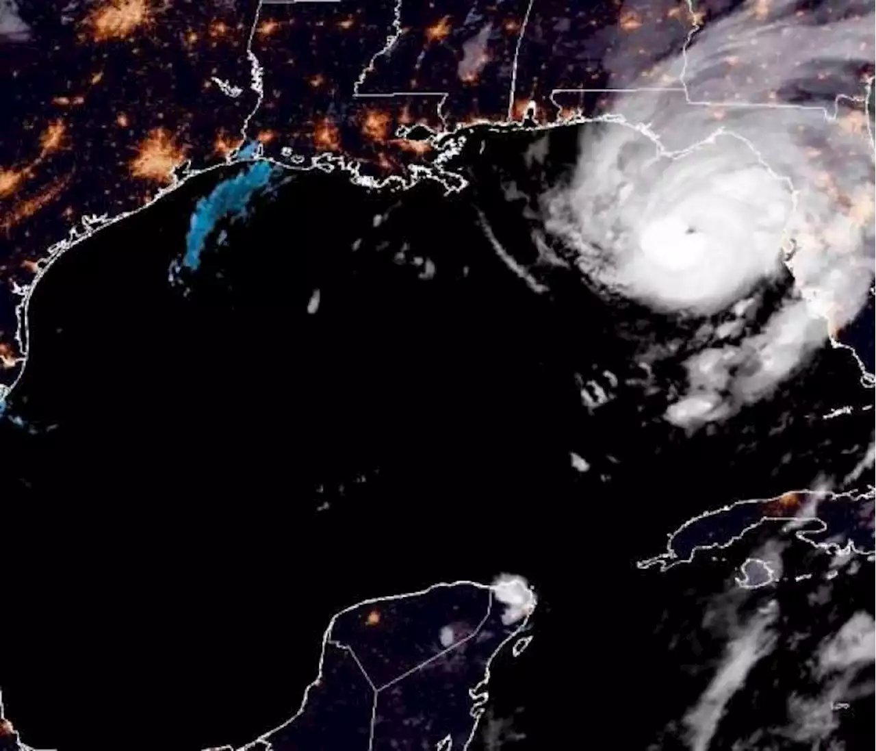 Tormenta tropical Lee amenaza con llegar a ser un huracán mayor