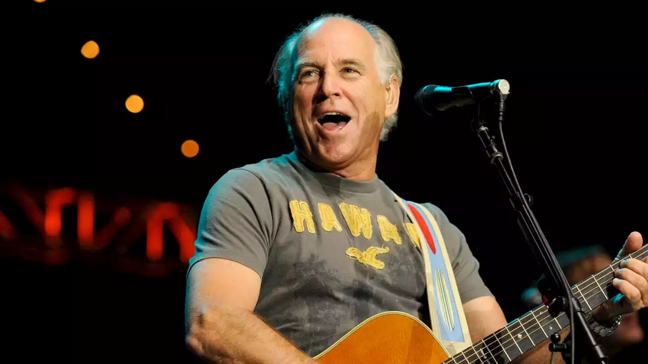 Jimmy Buffett Was Battling Cancer at the Same Time as Sister Laurie