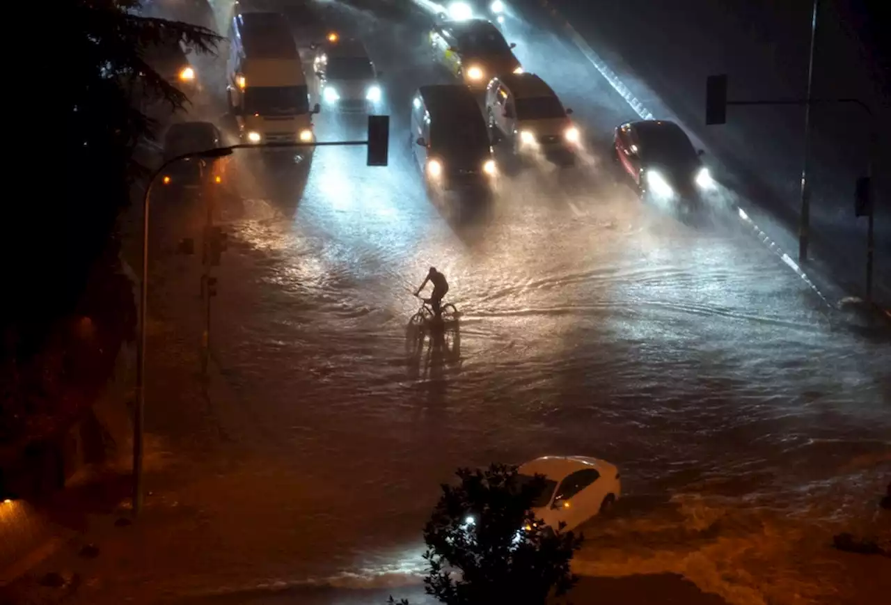 Nach Hitze-Sommer: Millionenmetropole unter Wasser – mindestens zwei Tote in der Türkei