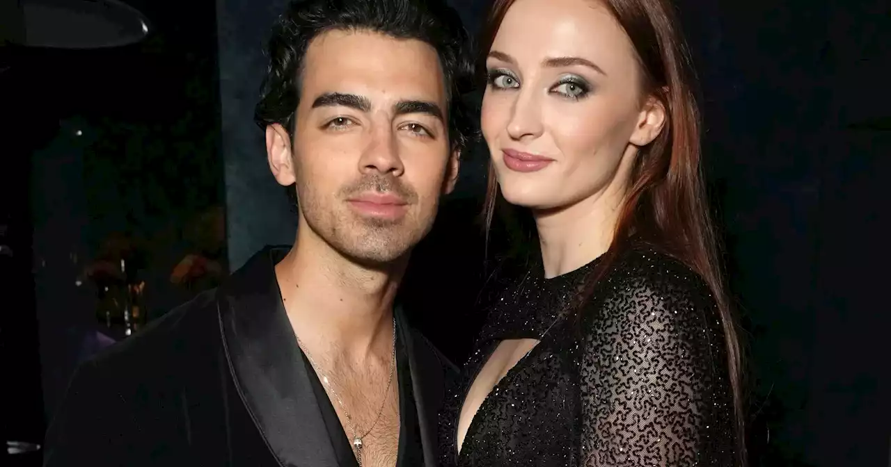 Joe Jonas e Sophie Turner anunciam separação: “Depois de quatro anos maravilhosos de casamento, decidimos mutuamente terminá-lo”