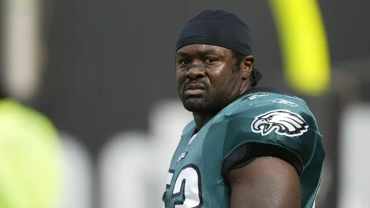 Hugh Douglas, son of Eagles Hall of Famer, dies in car crash near Atlanta