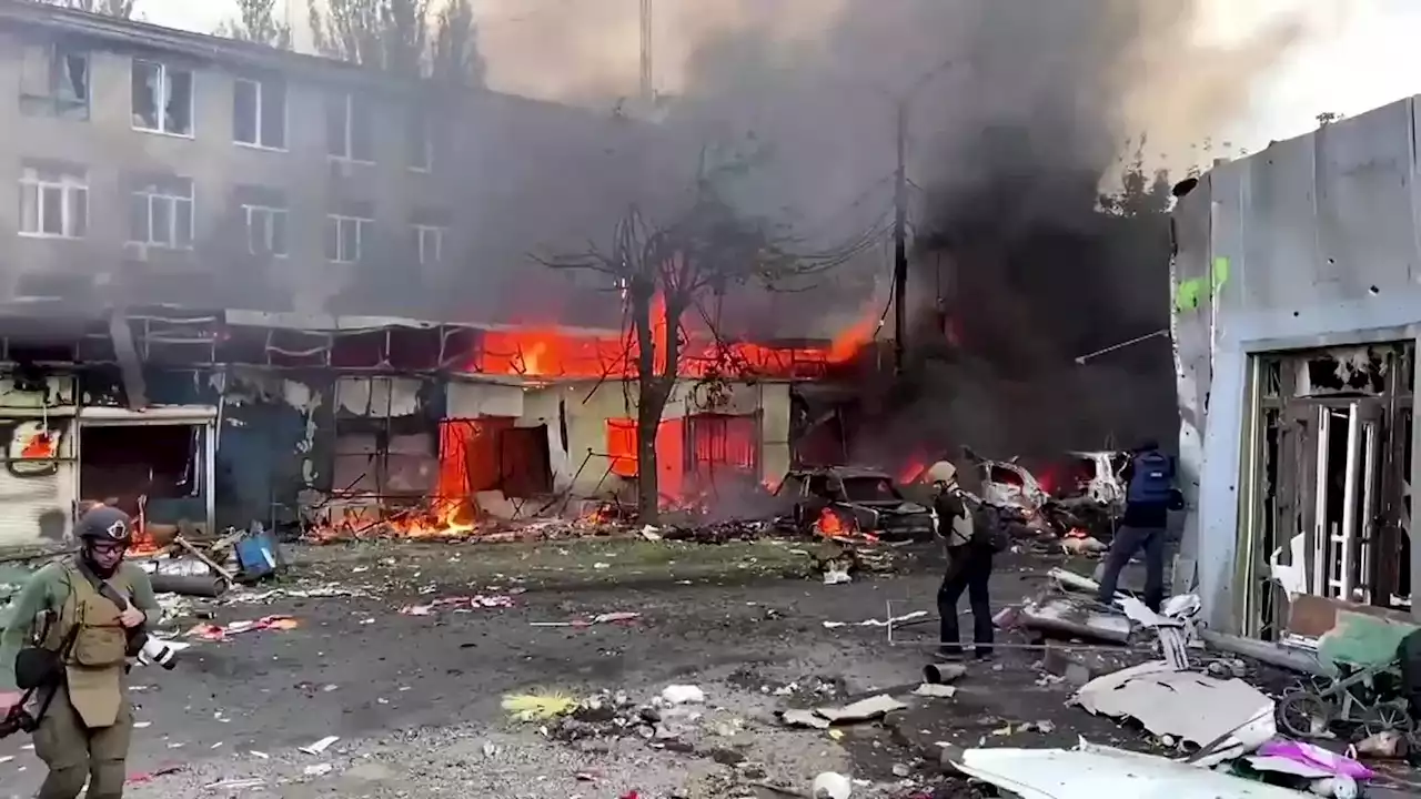 Video: Deadly Ukraine market attack clouds Blinken visit