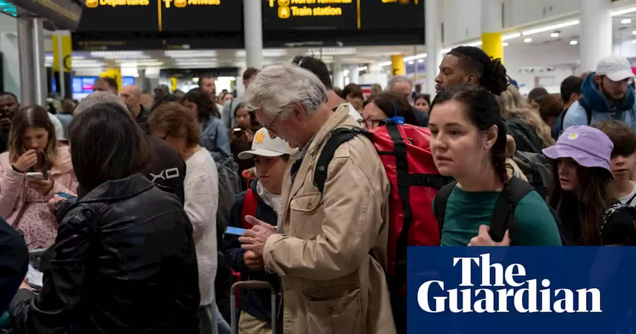 UK air traffic failure blamed on ‘extremely rare’ circumstances as CAA opens inquiry